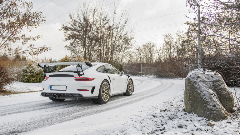 GT3_RS_WHITE_WEB_002