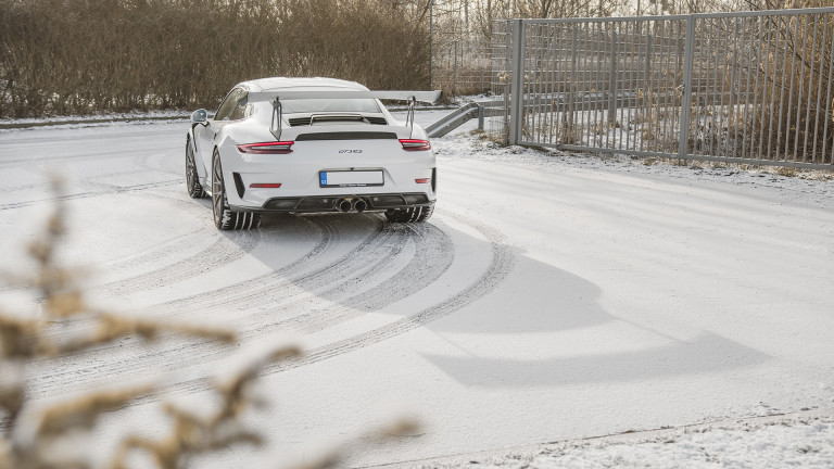 GT3_RS_WHITE_WEB_009