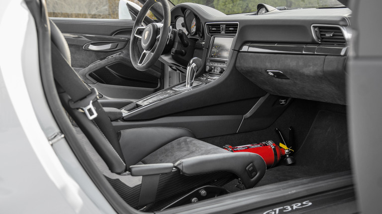 GT3_RS_WHITE_WEB_017