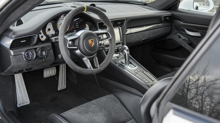 GT3_RS_WHITE_WEB_018