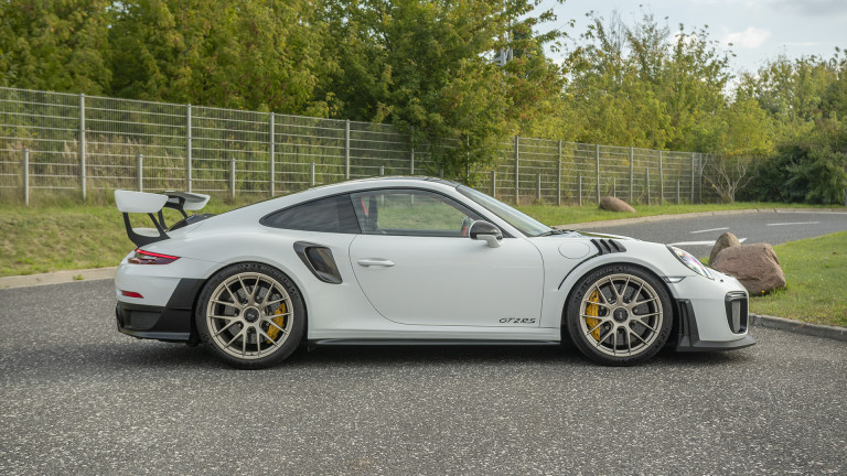 911_GT2RS_WEB_008