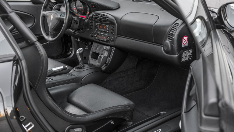 PORSCHE_996_GT2_020