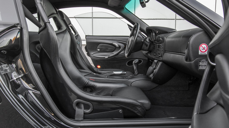 PORSCHE_996_GT2_024