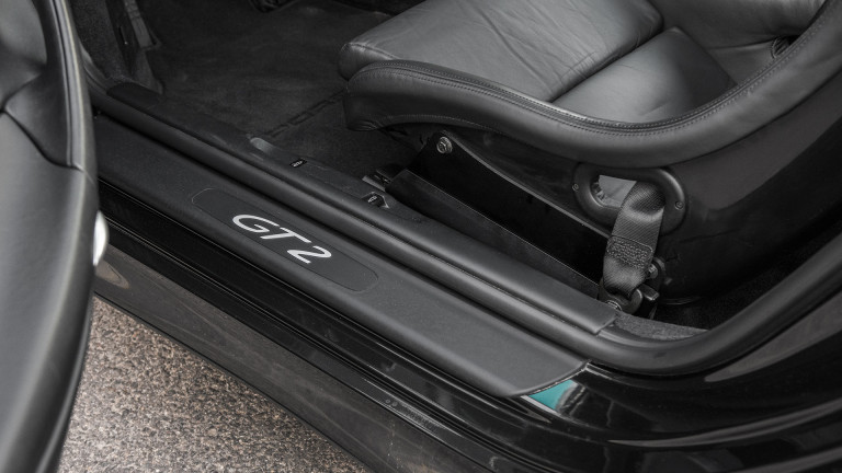 PORSCHE_996_GT2_037