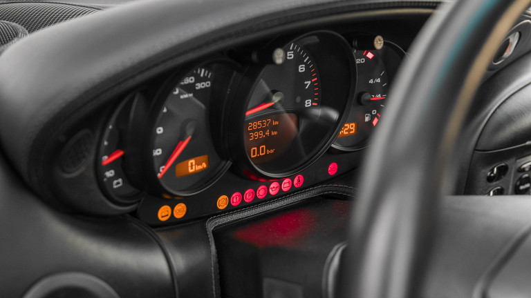 PORSCHE_996_GT2_043