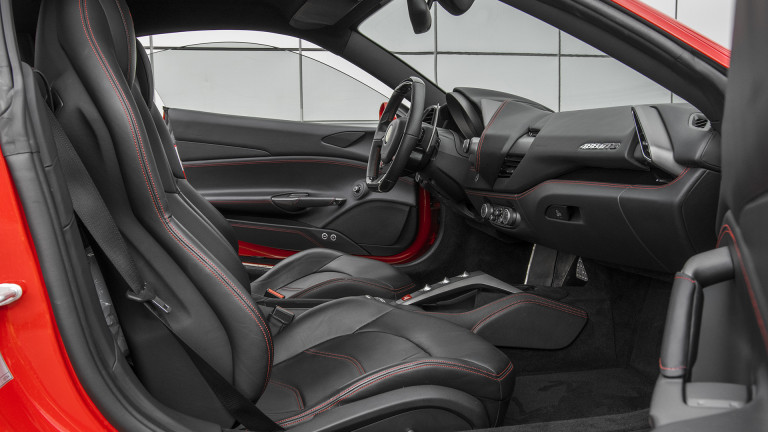 FERRARI_488GTB_ROSSO_025