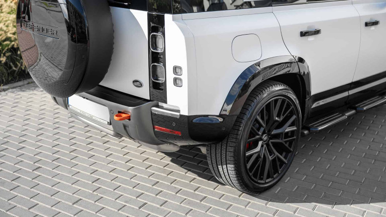 LAND_ROVER_DEFENDER_110_011