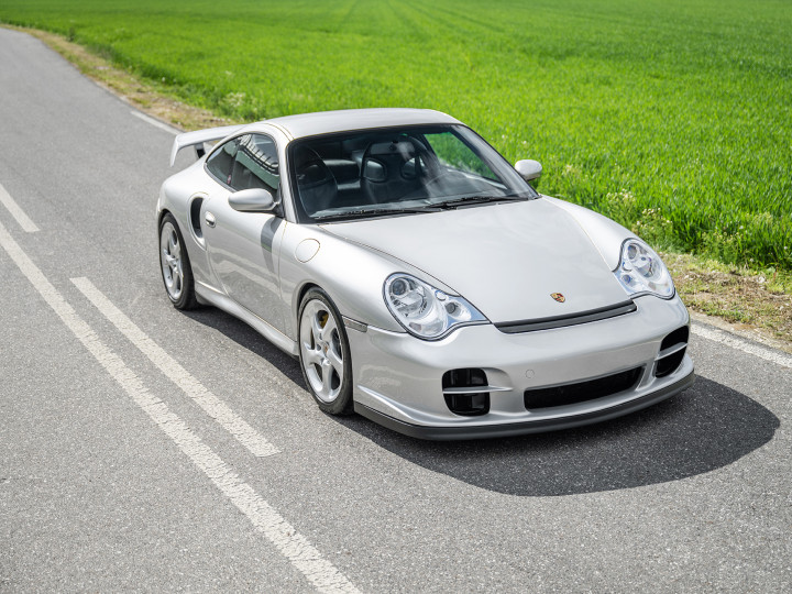 PORSCHE_996_GT2_SILVER_001