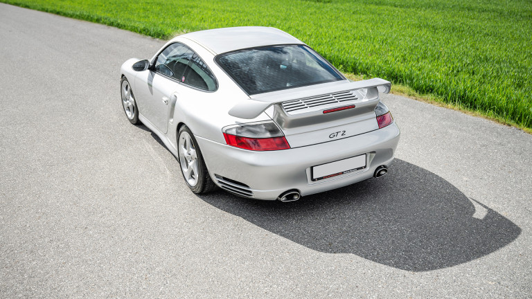 PORSCHE_996_GT2_SILVER_002