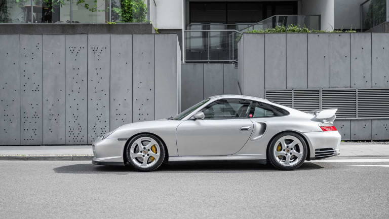 PORSCHE_996_GT2_SILVER_029
