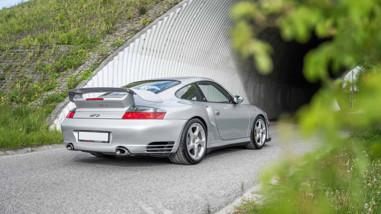 PORSCHE_996_GT2_SILVER_037