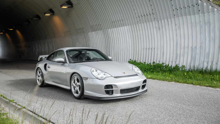 PORSCHE_996_GT2_SILVER_038
