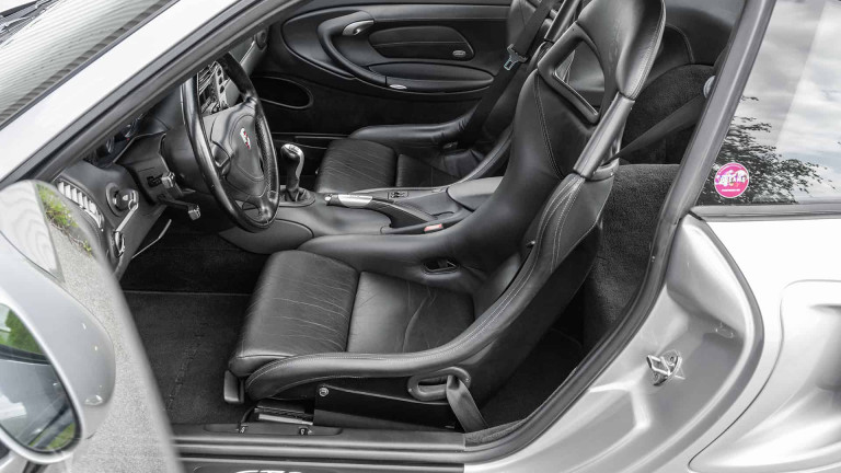PORSCHE_996_GT2_SILVER_052