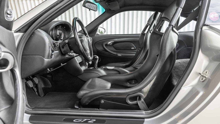PORSCHE_996_GT2_SILVER_054