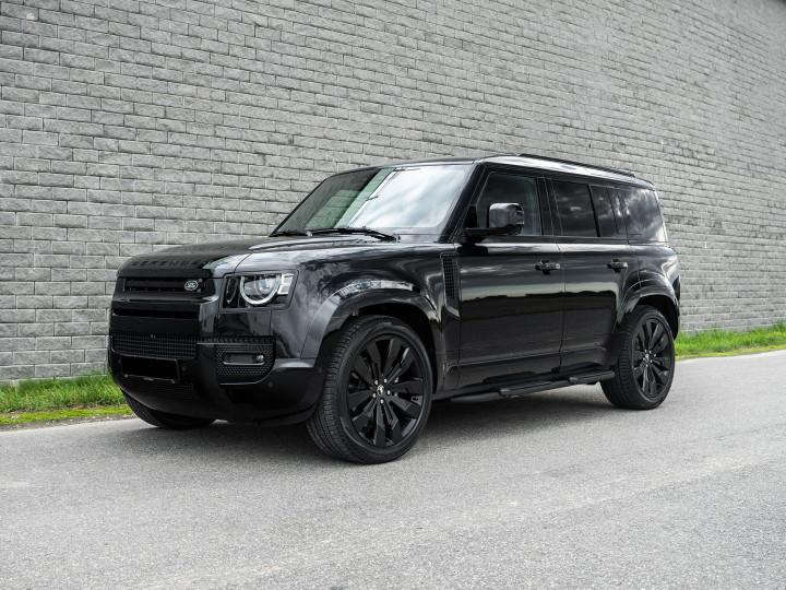 LR_DEFENDER_110_BLACK_004