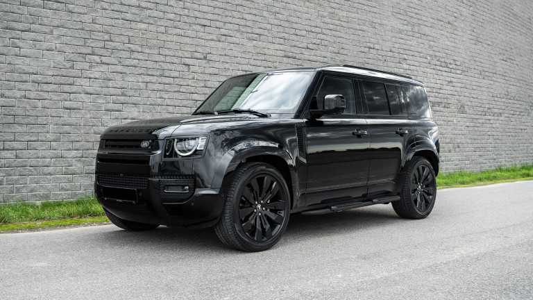 LR_DEFENDER_110_BLACK_004