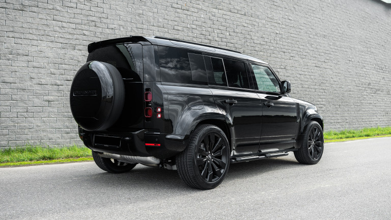 LR_DEFENDER_110_BLACK_006
