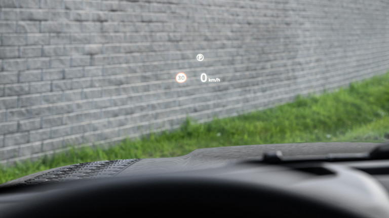 LR_DEFENDER_110_BLACK_048