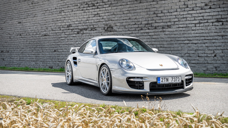 PORSCHE_997_GT2_SILVER_002