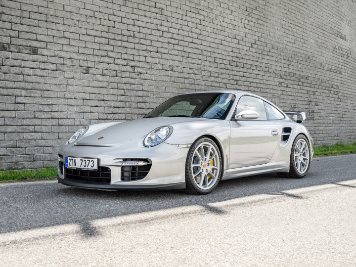PORSCHE_997_GT2_SILVER_003
