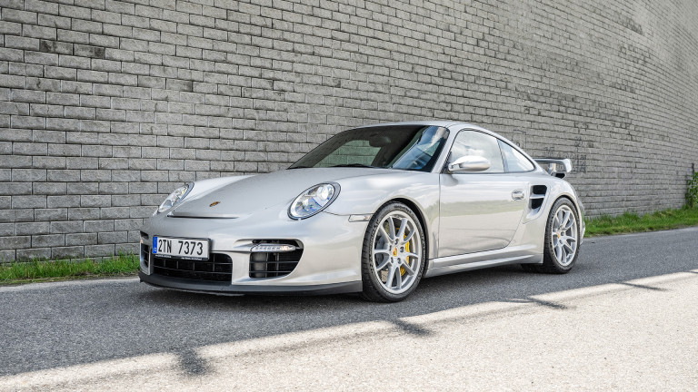 PORSCHE_997_GT2_SILVER_003
