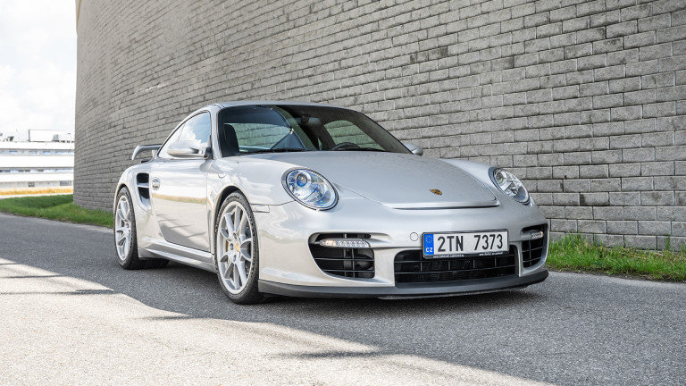 PORSCHE_997_GT2_SILVER_004