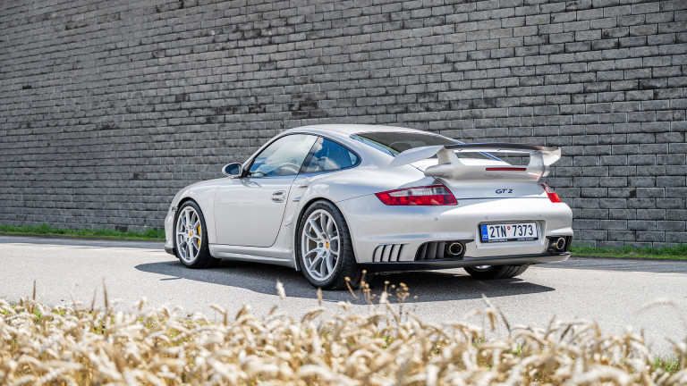 PORSCHE_997_GT2_SILVER_013