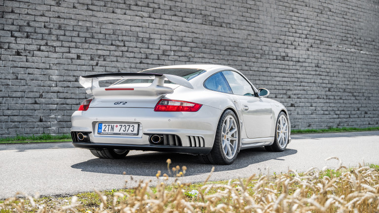 PORSCHE_997_GT2_SILVER_016