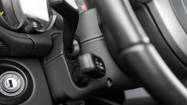 PORSCHE_997_GT2_SILVER_037