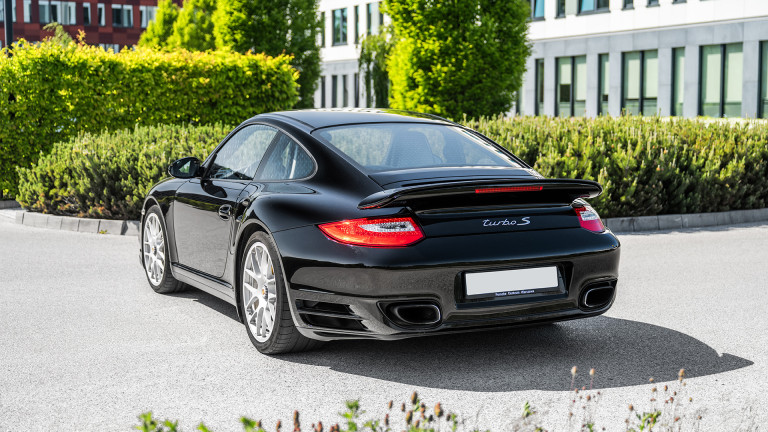 PORSCHE_997_TURBO_S_BLACK_016