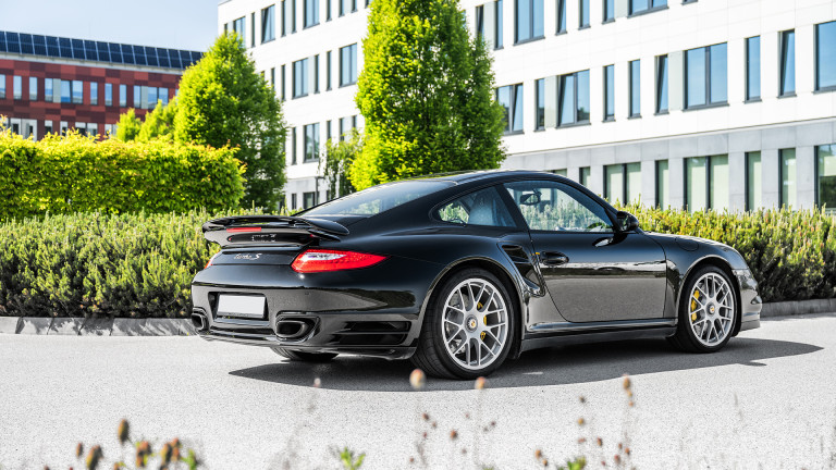 PORSCHE_997_TURBO_S_BLACK_019