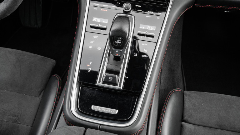 PORSCHE_PANAMERA_ST_GTS_WHITE_016