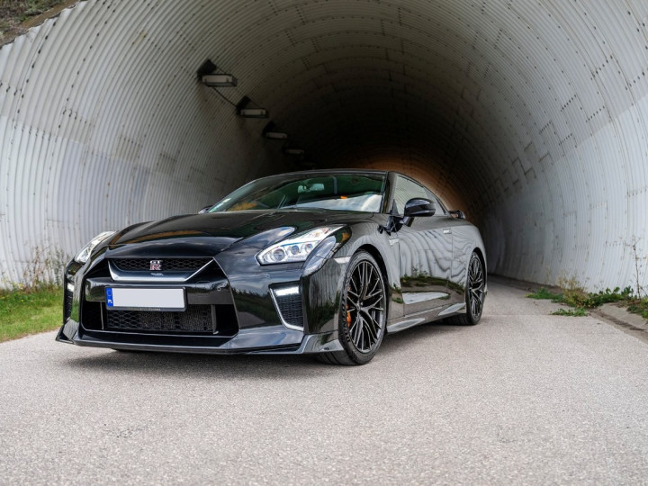 NISSAN_GTR_2020_BLACK_001