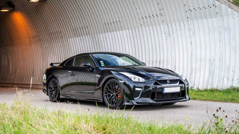 NISSAN_GTR_2020_BLACK_002