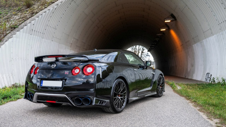 NISSAN_GTR_2020_BLACK_014