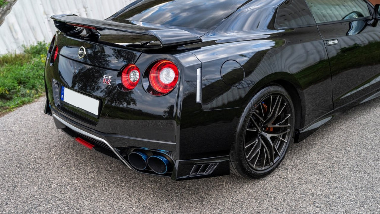 NISSAN_GTR_2020_BLACK_017