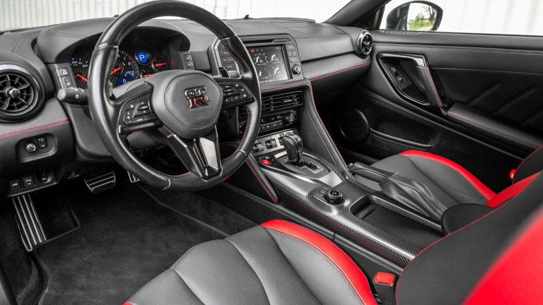 NISSAN_GTR_2020_BLACK_018