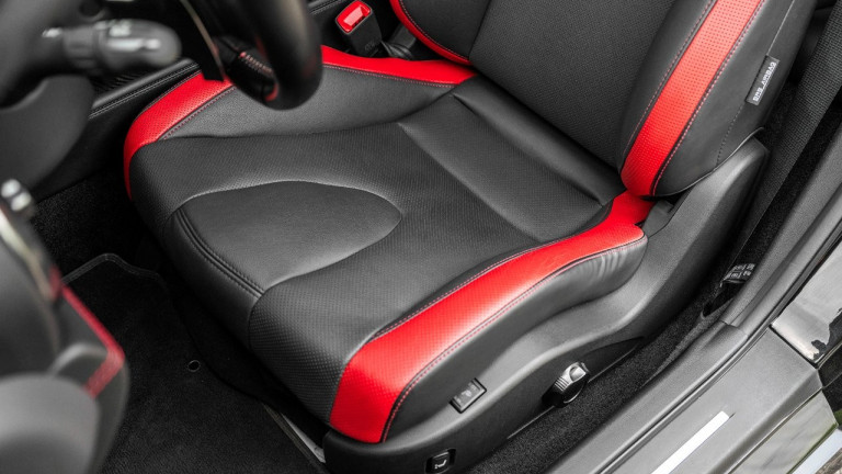 NISSAN_GTR_2020_BLACK_026