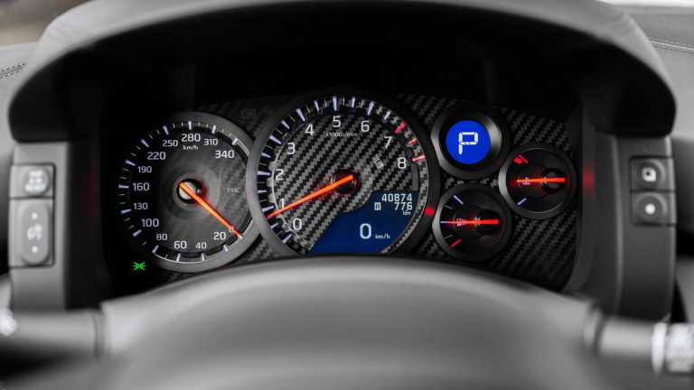 NISSAN_GTR_2020_BLACK_034