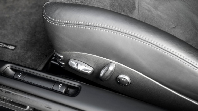 PORSCHE_911_997_TURBO_SCHALTER_030