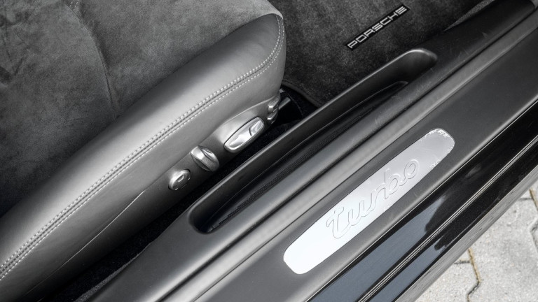 PORSCHE_911_997_TURBO_SCHALTER_031