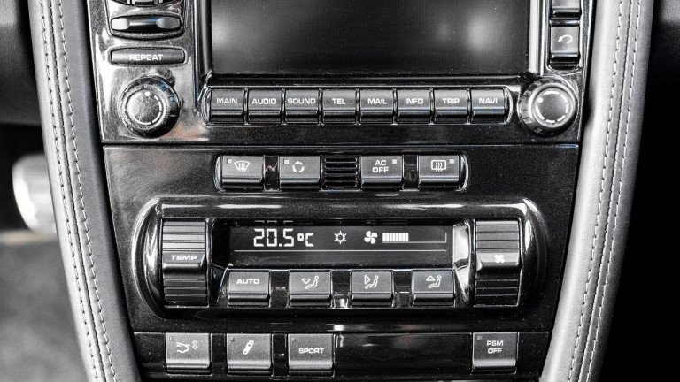 PORSCHE_911_997_TURBO_SCHALTER_037